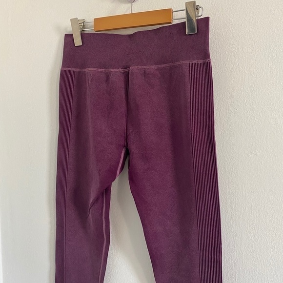 BURGUNDY FOREVER 21 HIGH RISE LEGGINGS - Picture 5 of 6